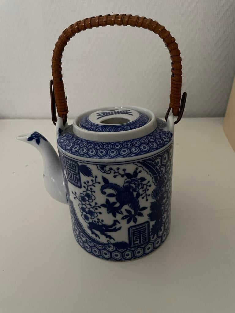 Chinese vintage theepot met bamboe hengsel Nieuw, Antiek en Kunst, Antiek | Porselein, Ophalen of Verzenden