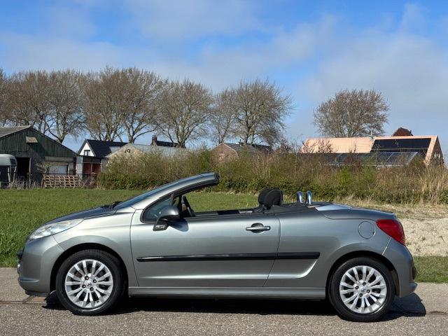 Peugeot 207 CC 1.6 VTi Airco Electric pakket Audio-CD/MP3 AB, Gebruikt, Zwart, 4 cilinders, Cabriolet