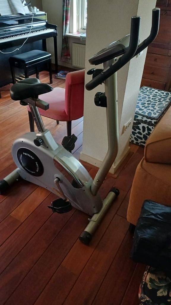Dunlop Hometrainer met display en hartslagmeter, Sport en Fitness, Ophalen, Gebruikt, Metaal, Benen