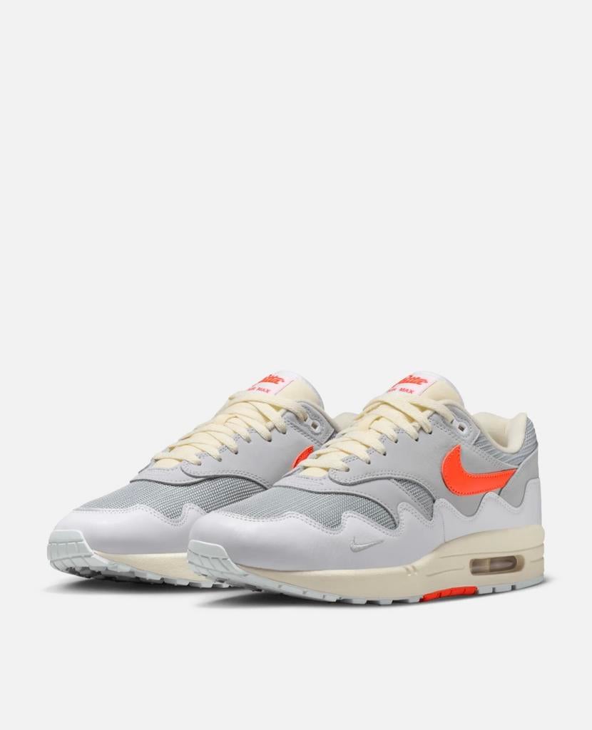 Patta X Nike Air Max 1 'White/Hyper Crimson maat 42.5 / 42,5, Wit, Nieuw, Ophalen of Verzenden, Sneakers of Gympen