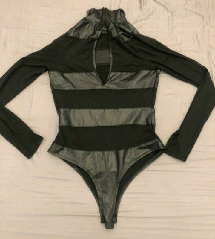 sexy body wetlook met mesh, maat S, als nieuw, Kleding | Dames, Ondergoed en Lingerie, Verzenden, Zwart, Body of Korset