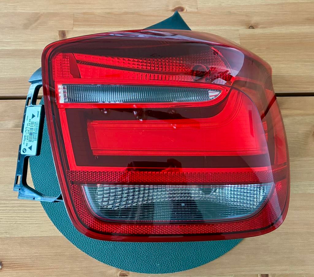 BMW F20 F21 achterlicht–origineel–defect / voor onderdelen, Auto-onderdelen, Ophalen of Verzenden, Voor, BMW, Deur