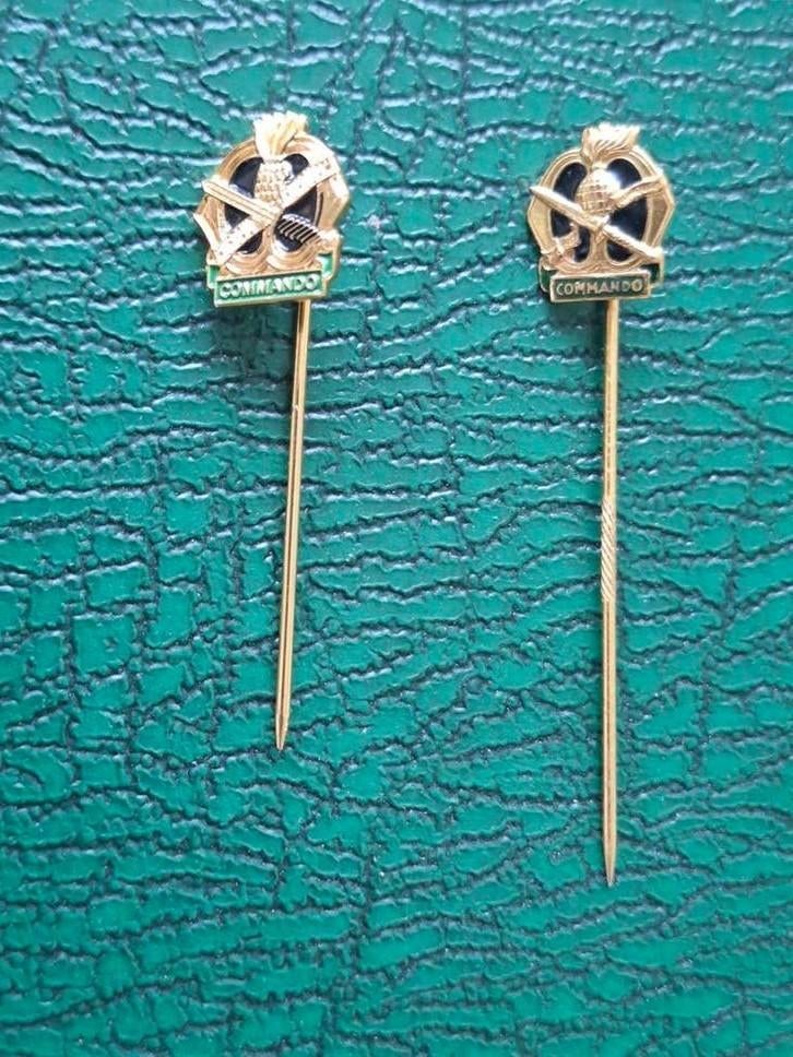 2x Speldjes Korps Commando Troepen/ één zeldzaam, Ophalen of Verzenden, Landmacht, Nederland, Embleem of Badge