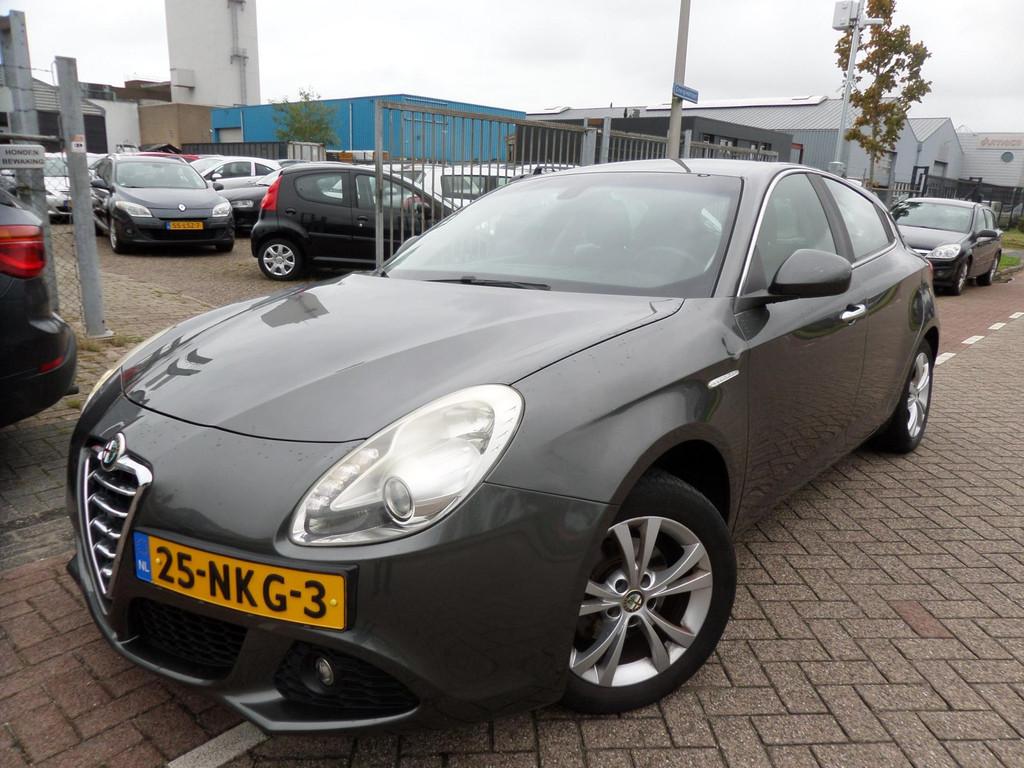 Alfa Romeo Giulietta 1.4 T Distinctive, Voorwielaandrijving, Euro 5, Stof, Gebruikt