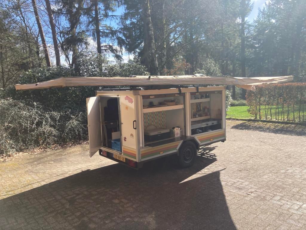 Unieke vakantiekar: keuken, bagage, surfplank,…………, Ophalen, Zo goed als nieuw