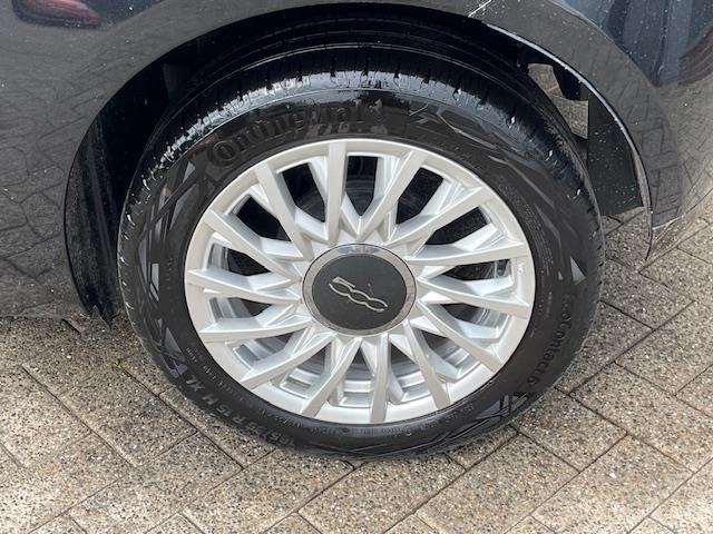 Fiat 500 1.0 Hybrid Lounge *carplay *cruise *navi *dealerond, Voorwielaandrijving, Gebruikt, Zwart, 4 stoelen
