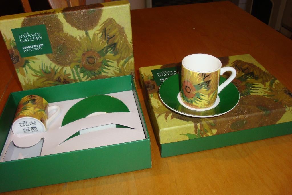 NIEUW 2x2 espresso set kopjes, Vincent van Gogh zonnebloemen, Nieuw, Ophalen of Verzenden, Overige stijlen, Kop(pen) en/of Schotel(s)