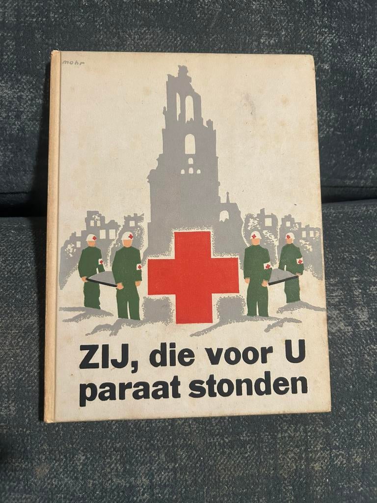 RODE KRUIS met een uniek speldje erbij !!! WO II, Ophalen of Verzenden, Overige soorten, Nederland, Boek of Tijdschrift