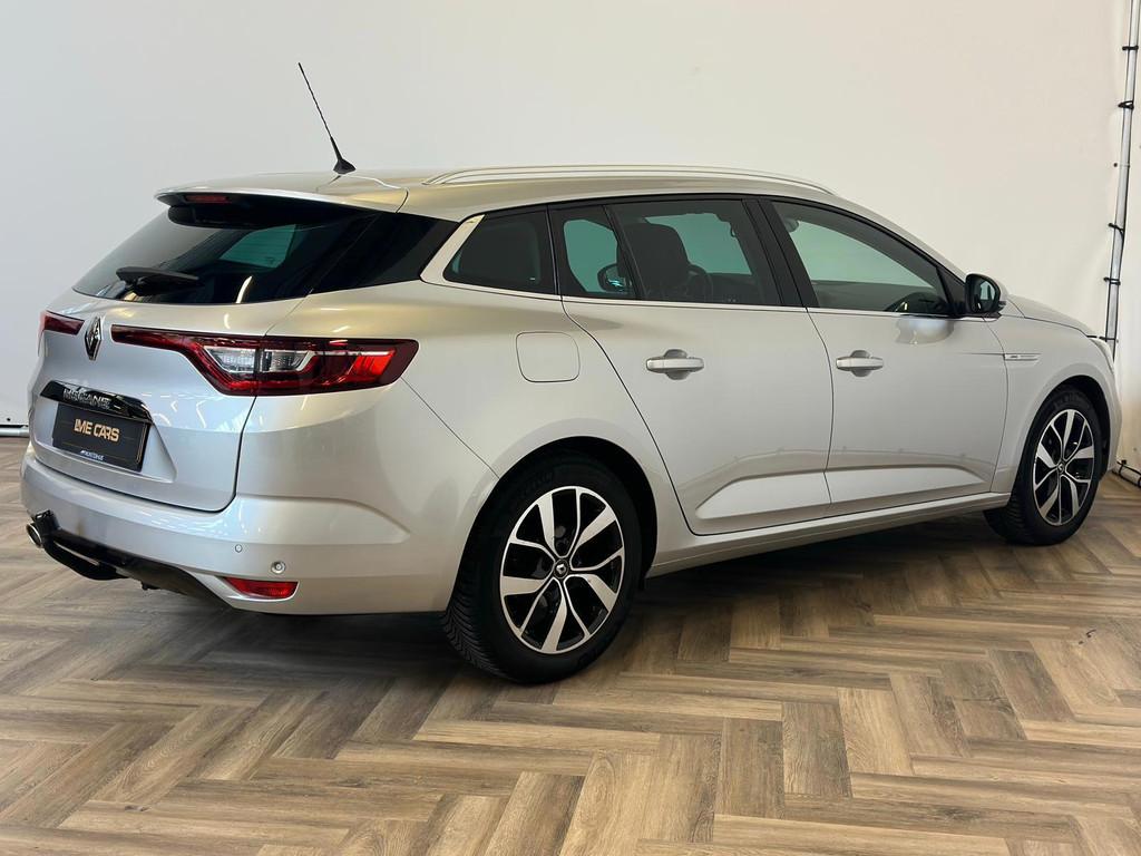 Renault Mégane Estate 1.3 TCe Bose|NAP|GROOT SCHERM|INRUIL, Gebruikt, 4 cilinders, 1290 kg, Leder en Stof