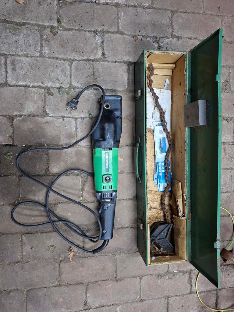 Hitachi reciprozaag in goede staat met zagen en koffer, Ophalen of Verzenden, Gebruikt, Reciprozaag, Hitachi