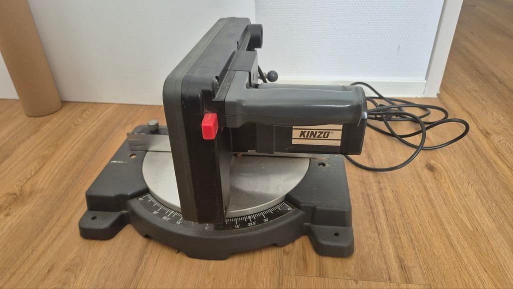 Kinzo Afkortzaag met hardmetalen zaagblad, Gebruikt, Kinzo, 70 mm of meer, 600 tot 1200 watt