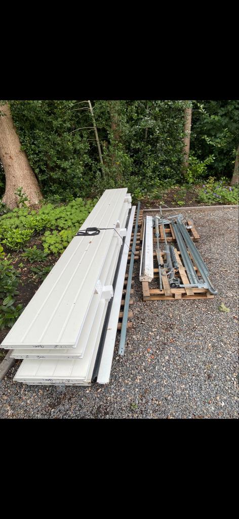 Elektrische roldeur - Ralkleur 9001. Mooie staat !!, Doe-het-zelf en Verbouw, Rolluiken, Ophalen, 200 cm of meer, Wit, Zo goed als nieuw