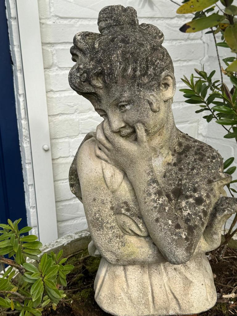 Betonnen dame, Ophalen, Zo goed als nieuw