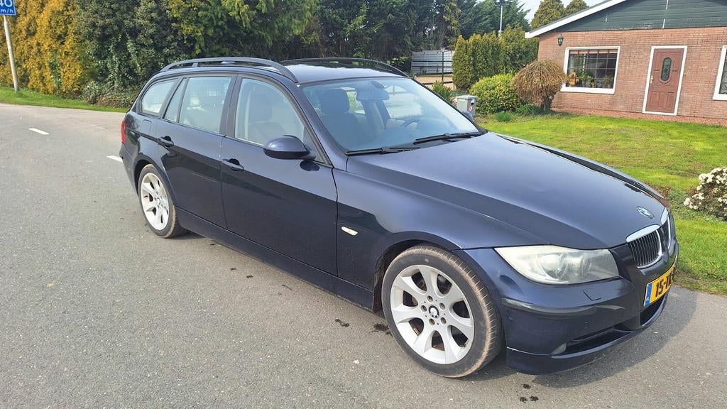 Bmw 318 i 2006.bumper schade, Auto diversen, Ophalen, Blauw, Stationwagon, Handgeschakeld