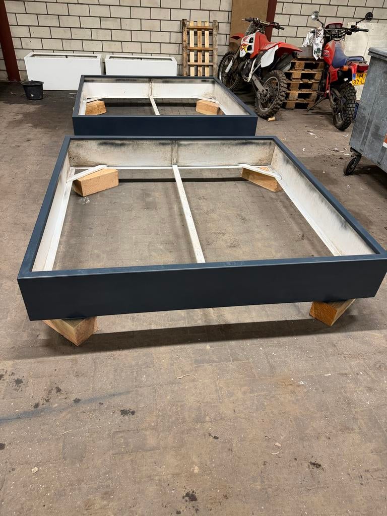 Bloembakken/plantenbakken 200x200x30 cm carrez van adezz, Ophalen, Gebruikt, 100 cm of meer, Vierkant