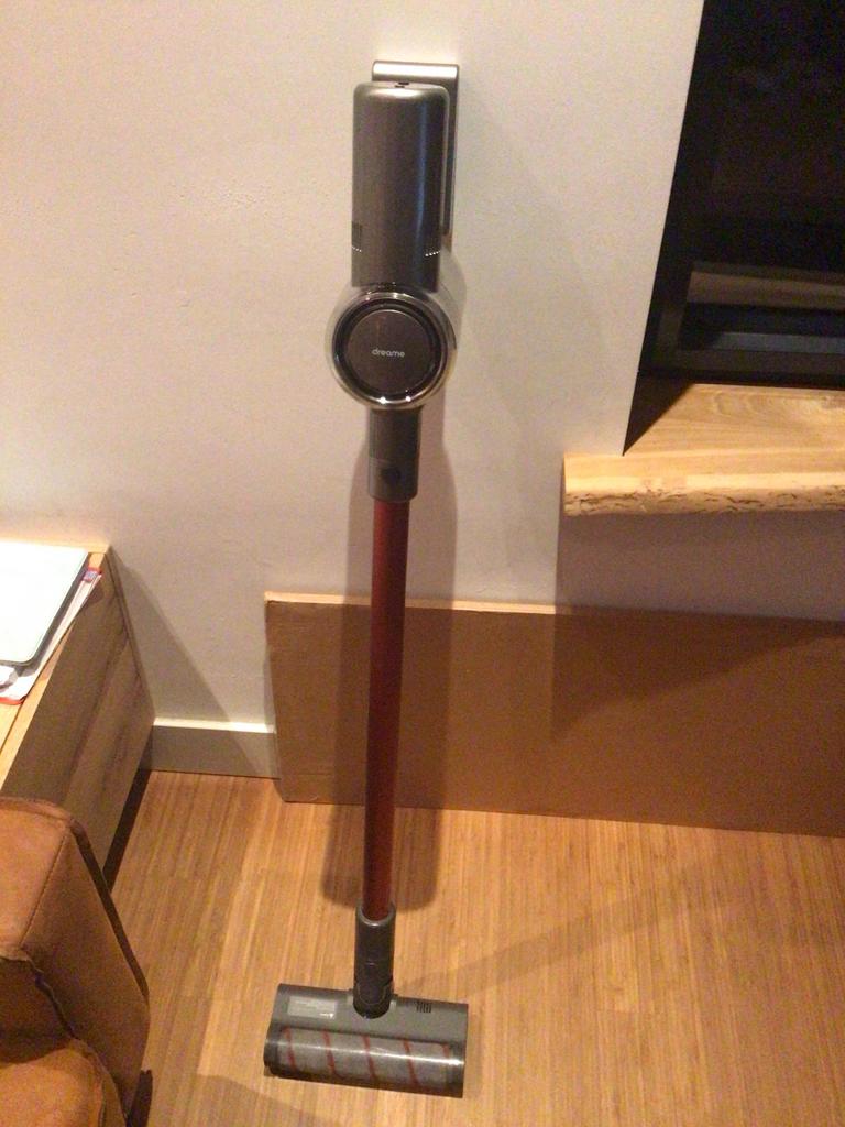 Dreame steelstofzuiger met lader en accessoires, Witgoed en Apparatuur, Stofzuigers, Ophalen, Gebruikt, Stofzuiger, Minder dan 1200 watt