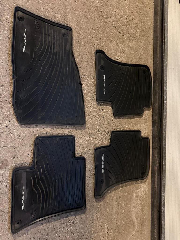 Porsche Cayenne Mattenset 4-delig - Origineel Rubber, Info@porsche.de, Ophalen of Verzenden, Porsche AG, Gebruikt