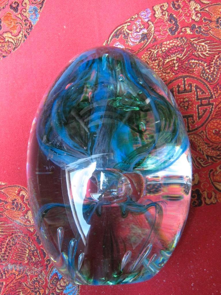 Vintage glazen ei kristal groen/blauw geaderd Schots Zweeds, Verzenden