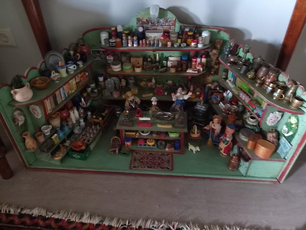 Poppenhuis of winkeltje met inhoud, Verzamelen, Ophalen, Gebruikt, Poppenhuis