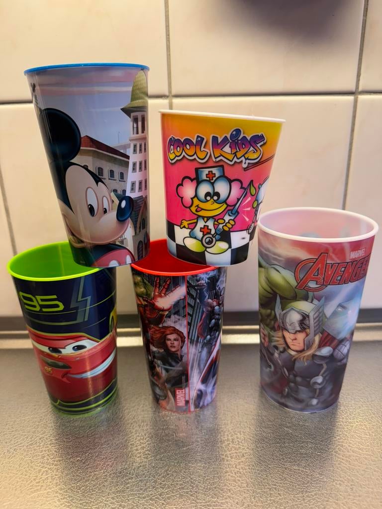 * nieuw * drinkbekers kinderen Marvel Avengers en Disney, Huis en Inrichting, Keuken | Servies, Ophalen of Verzenden, Nieuw, Overige materialen