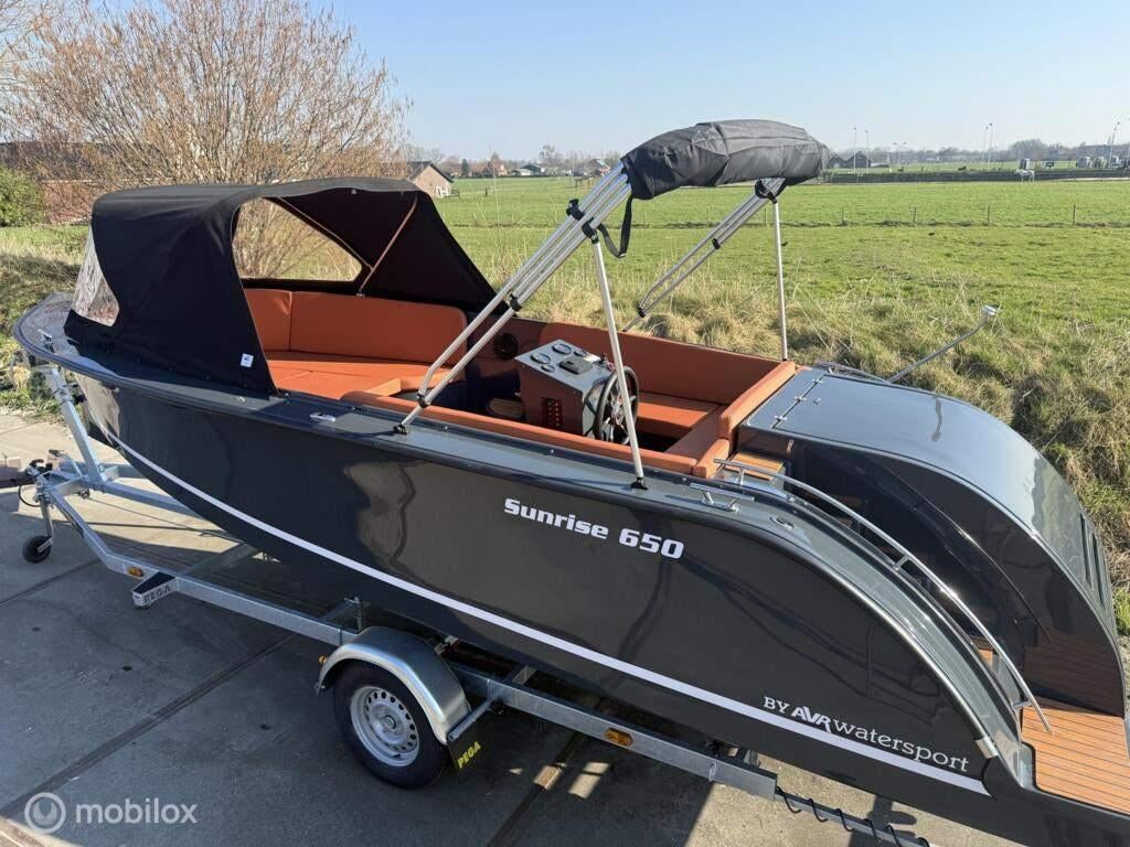 Sunrise 650 Tender + Suzuki 60pk | Nieuw & Full Options, Watersport en Boten, Ophalen, 6 meter of meer, Nieuw, Snelvarend