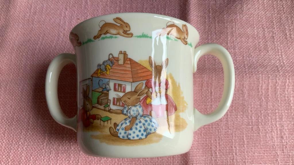 Vintage mok Bunnykins Royal Doulton/spelende konijntjes, Antiek en Kunst, Ophalen of Verzenden