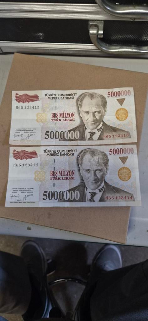 2x Turkse 5 Miljoen Lira Bankbiljetten (1997), Ophalen of Verzenden, Midden-Oosten, Setje