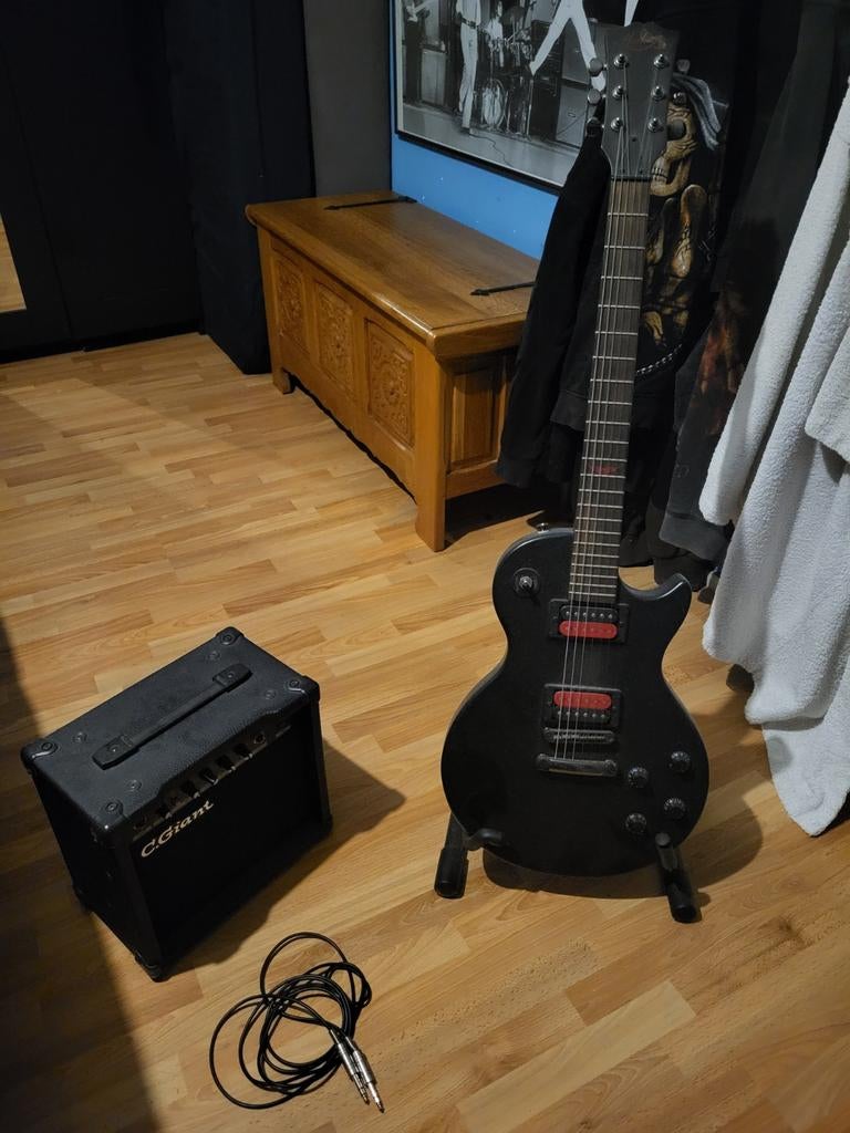 Zwarte Hudson Elektrische Gitaar (Incl. Andere voorwerpen), Muziek en Instrumenten, Snaarinstrumenten | Gitaren | Elektrisch, Ophalen