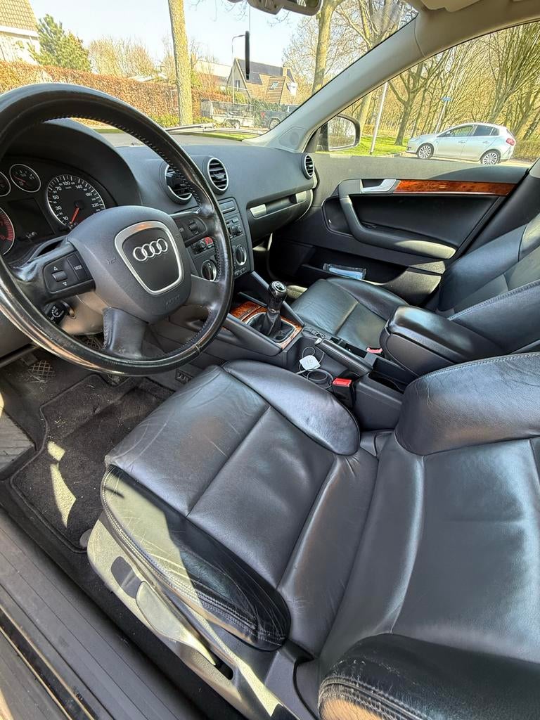 Audi A3 2.0 Sportback 110KW FSI 2004 Zwart, Auto's, Voorwielaandrijving, 4 cilinders, Zwart, 14 km/l