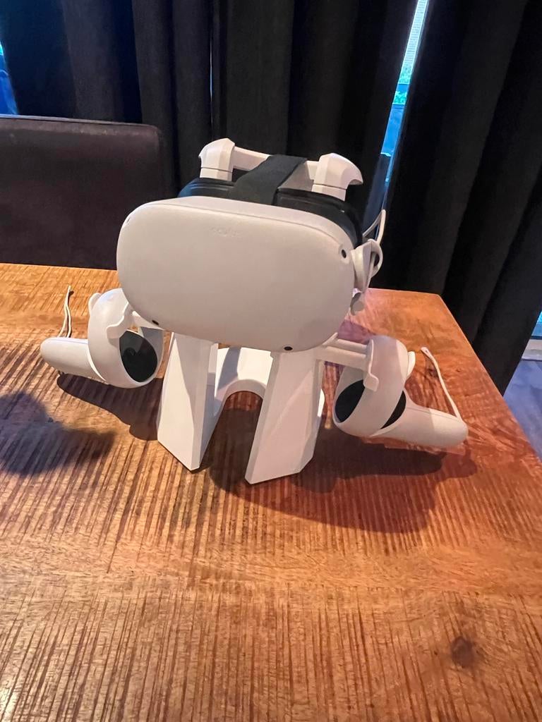 Oculus Quest 2 VR-bril met controllers, Spelcomputers en Games, Virtual Reality, Ophalen of Verzenden, Zo goed als nieuw, VR-bril