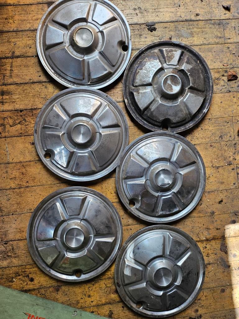 Mazda 1300/1000 wieldoppen 13", Ophalen of Verzenden, Gebruikt, Mazda