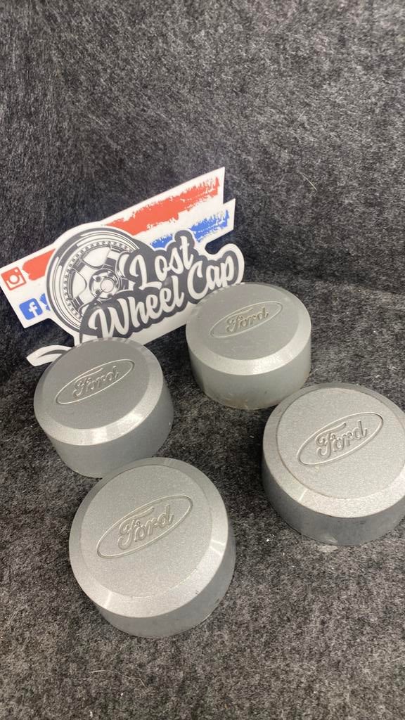 Ford wieldoppen naafdoppen oud type escort, Ophalen of Verzenden, Zo goed als nieuw