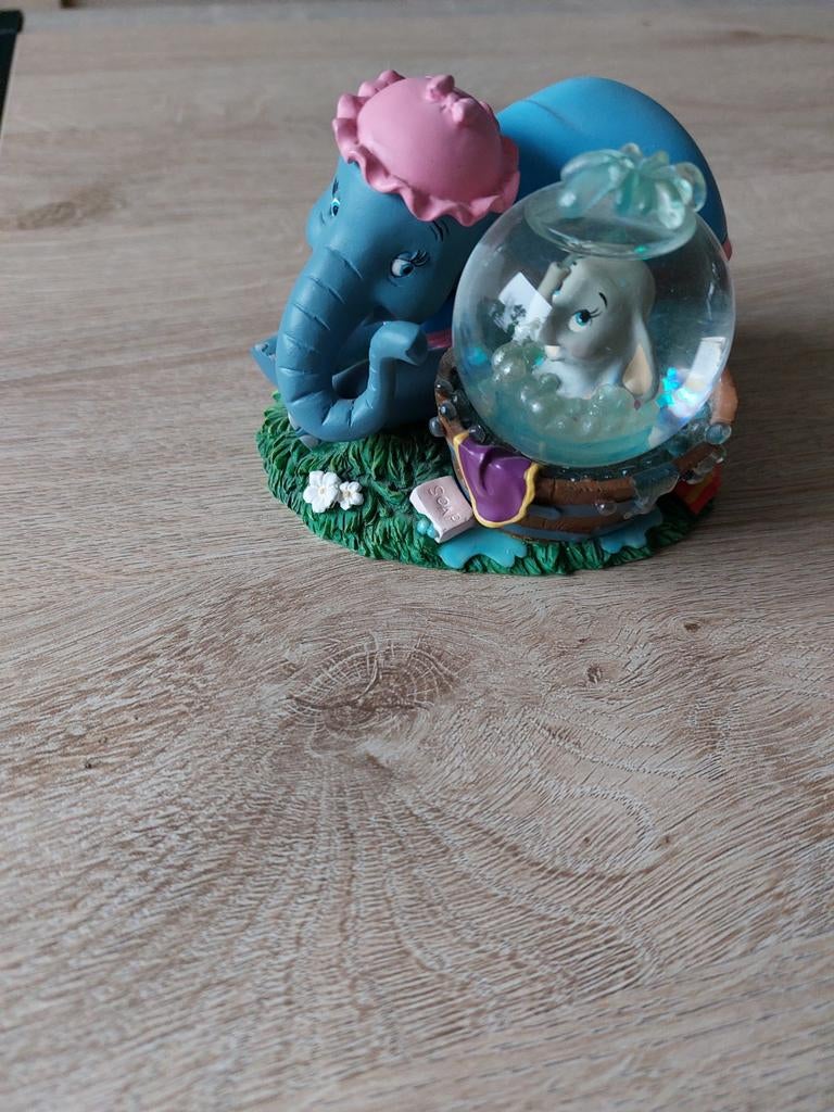 Disney Dumbo Snowglobe, Verzamelen, Disney, Ophalen, Bambi of Dumbo, Zo goed als nieuw, Beeldje of Figuurtje
