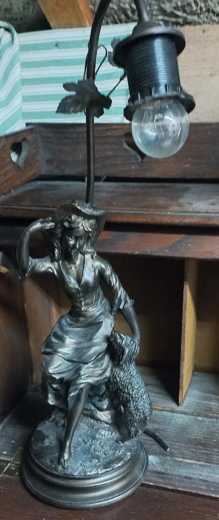 Bronzen Mario Pegoraro lamp vrouw met schaap, Ophalen of Verzenden, Zo goed als nieuw, Metaal, 50 tot 75 cm