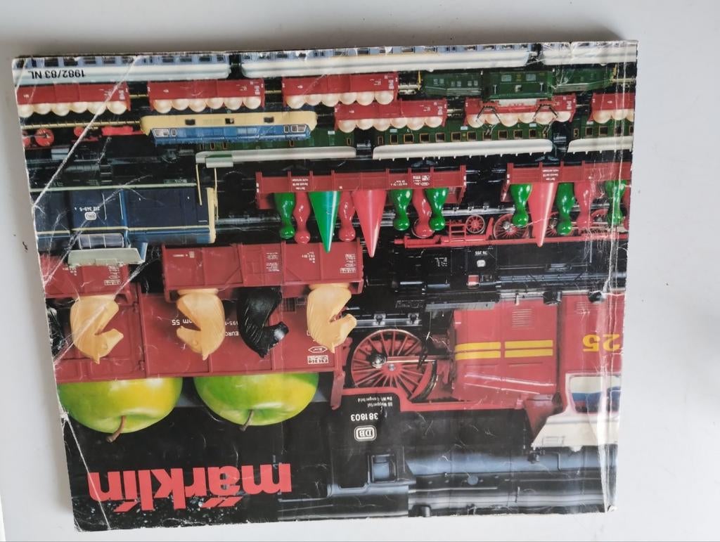 Märklin catalogus 1982/83 NL, Ophalen of Verzenden, Gebruikt, Boek, Tijdschrift of Catalogus, Märklin