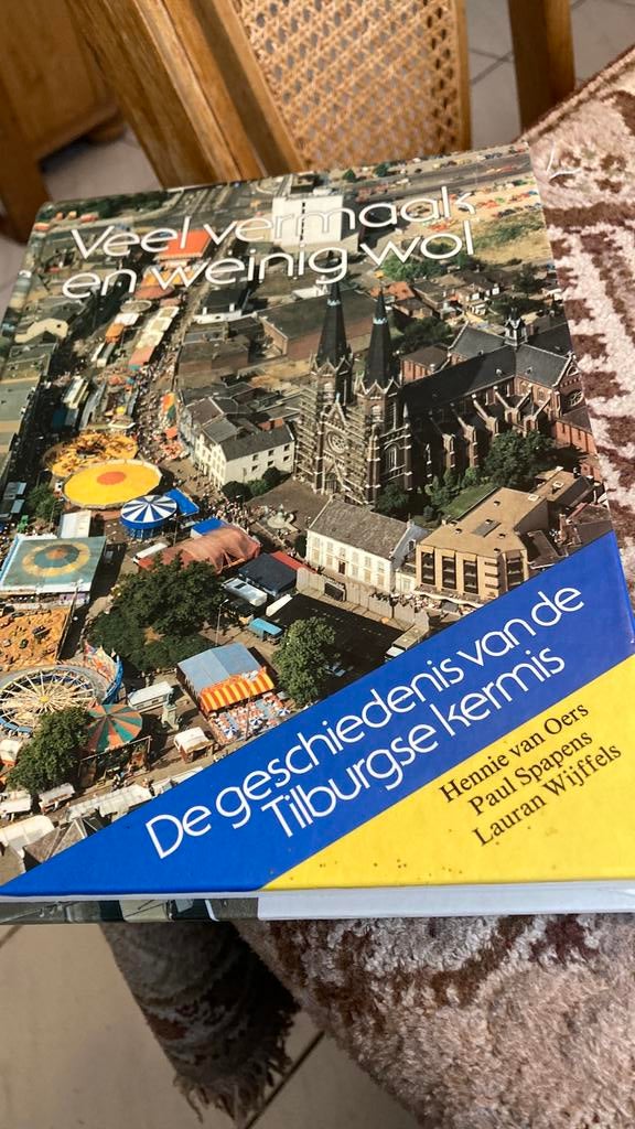 Veel Vermaak en weinig Wol.  Tilburgse kermis, Boeken, Ophalen of Verzenden, Zo goed als nieuw