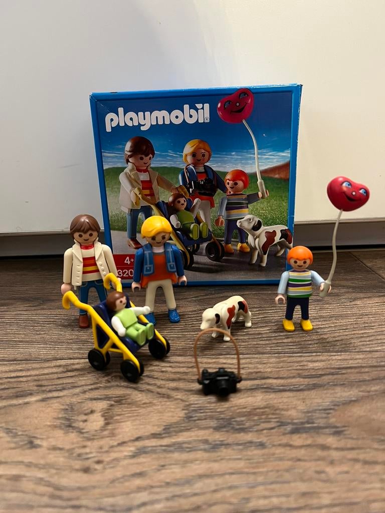 Playmobil 3209 - Familie van 4 met hond, Ophalen of Verzenden, Zo goed als nieuw