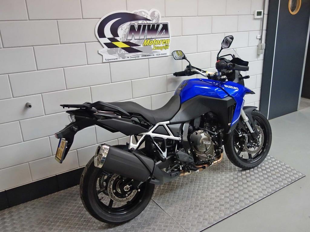 SUZUKI V-STROM 800 - foto 3