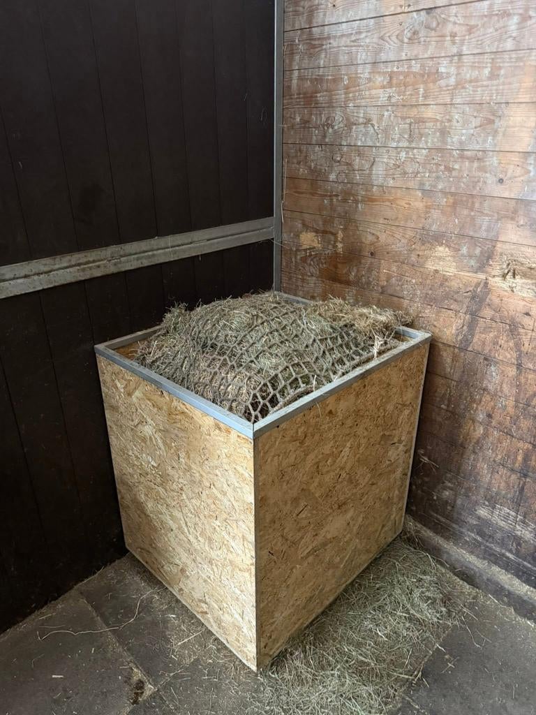 Hooibak/slowfeeder, Dieren en Toebehoren, Paarden en Pony's | Overige Paardenspullen, Ophalen of Verzenden, Zo goed als nieuw