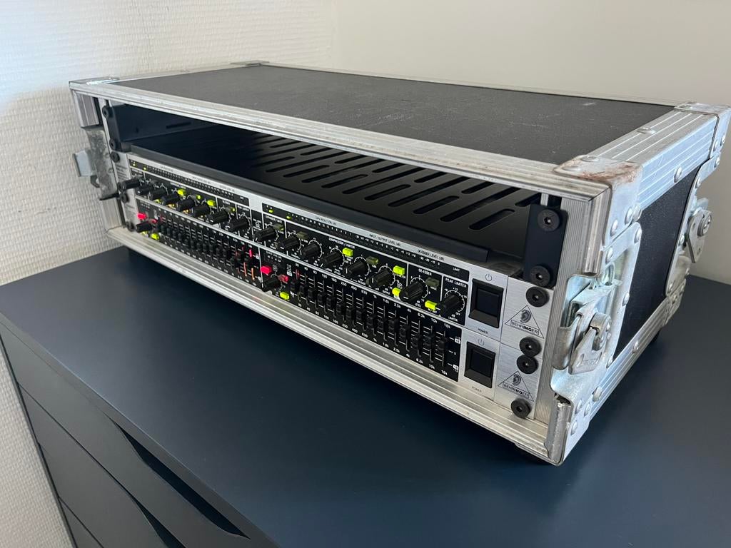 Beringer Composer Pro MDX2600 Ultragraph FB1Q1502 in 3U rack, Muziek en Instrumenten, Effecten, Ophalen, Zo goed als nieuw, Volume
