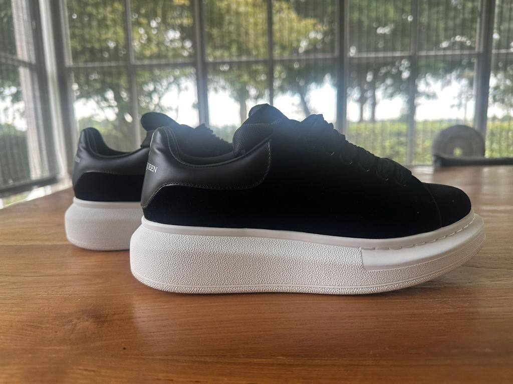 Alexander mc queen schoenen maat 38, Kleding | Dames, Zwart, Ophalen of Verzenden, Sneakers of Gympen, Zo goed als nieuw