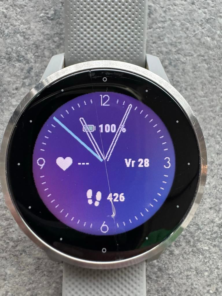 Garmin vivoactive 4s - kras op het scherm, Sieraden, Tassen en Uiterlijk, Smartwatches, Ophalen of Verzenden, Waterdicht, Afstand