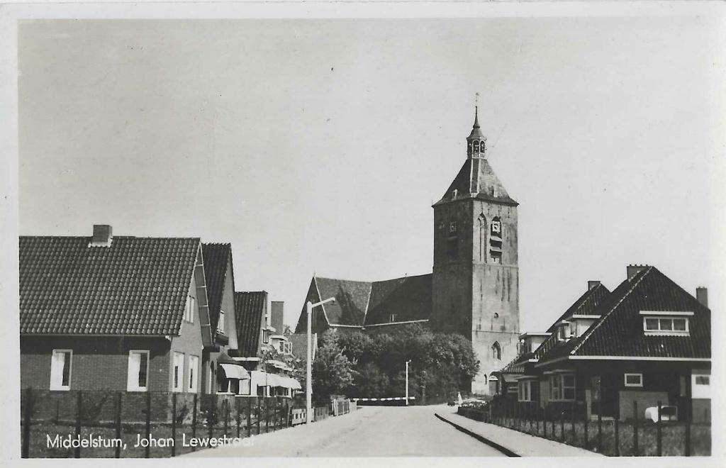 Ansichtkaart: Middelstum, Johan Lewestraat, Verzamelen, Verzenden, 1940 tot 1960, Ongelopen, Groningen