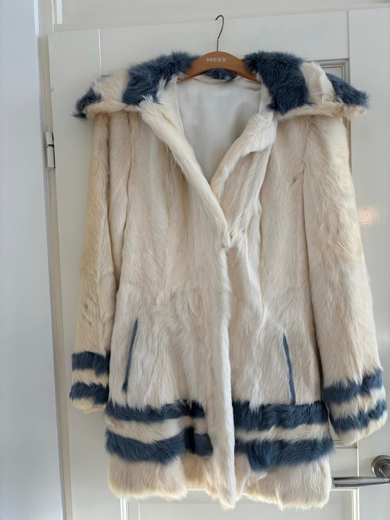 bontjas met blauwe accenten, Ophalen, Zo goed als nieuw, Maat 38/40 (M), Wit