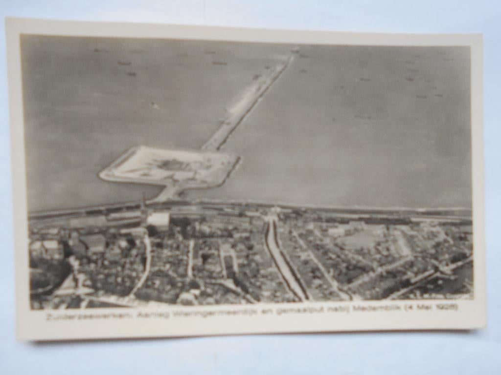 Medemblik aanleg Wieringermeerdijk 1928 KLM foto Rikkers, Verzamelen, Ansichtkaarten | Nederland, Ophalen of Verzenden, 1920 tot 1940