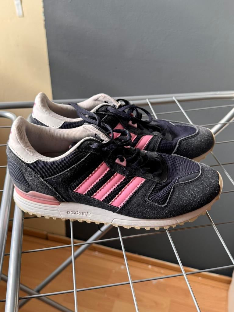 Adidas vintage sneakers 40, Kleding | Dames, Schoenen, Ophalen of Verzenden, Zo goed als nieuw, Sneakers of Gympen