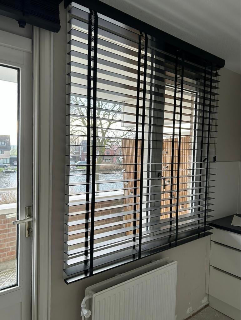 Zwarte houten jaloezie met ladderband 155x165cm, Ophalen, Gebruikt, Zwart, 150 tot 200 cm