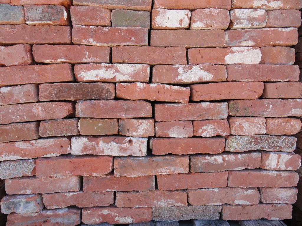 Partijen antieke Friese rode steen handvorm., Ophalen, Gebruikt, Bakstenen