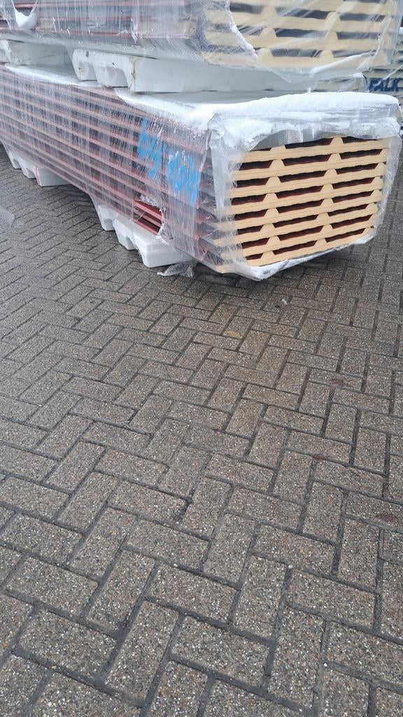 Gelegenheidspartij geïsoleerde dakplaten, Ophalen, Zo goed als nieuw, Betonwei 6a, Dakenwand@bijkon.nl