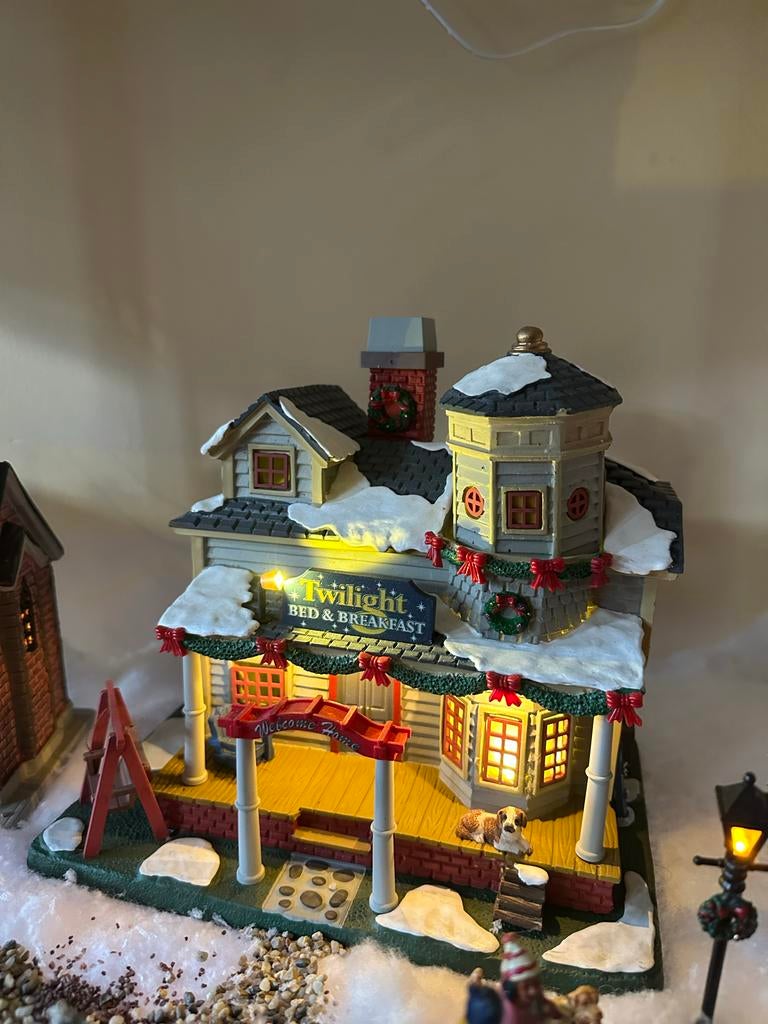 Lemax Bed and Breakfast, Ophalen of Verzenden, Zo goed als nieuw